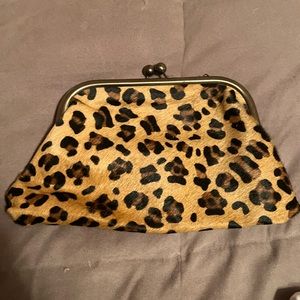 BN - Leoporad print clutch